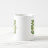 Rustic Floral Design on Green Background Kaffeetasse (Mittel)