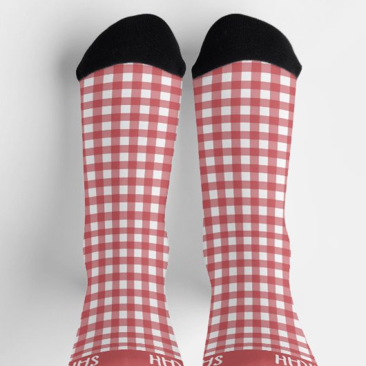 Rustic Gingham Custom Name on Red and White Plaid Socken (Oben)