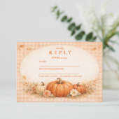 Rustic Gingham Pumpkin Fall Graduation RSVP Karte (Stehend Vorderseite)