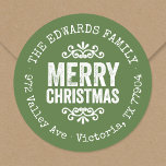 Rustic Green Christmas Circle Rücksendeadresse Lab Runder Aufkleber<br><div class="desc">Erschwingliche,  individuell bedruckte Rundaufkleber mit Rücksendeadresse personalisiert mit Ihrem Familiennamen und Ihrer Rücksendeadresse. Dieses rustikale,  moderne Urlaubsdesign zeichnet sich durch eine bedrückte MERRY CHRISTMAS Schrift auf grünem Hintergrund aus. Verwenden Sie die Designtools,  um eine beliebige Hintergrundfarbe auszuwählen und Schriftart und Farben zu bearbeiten,  um Ihre eigenen Rücksendeadressen-Aufkleber zu gestalten.</div>
