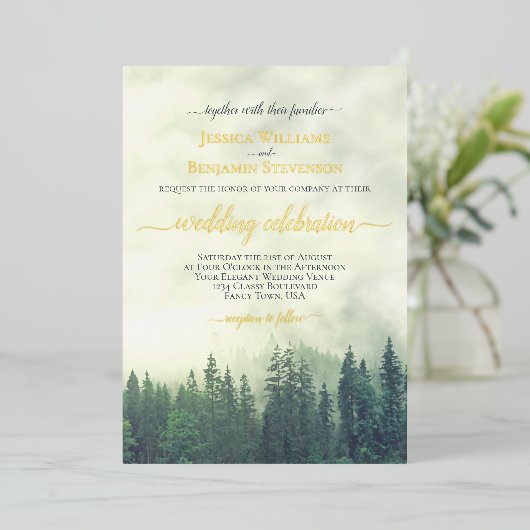 Rustic Green Pine Trees Elegant Wedding Folieneinladung (Stehend vorne)