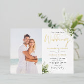 Rustic Greenery Monogram Foto Wedding Gold Folieneinladung (Stehend vorne)