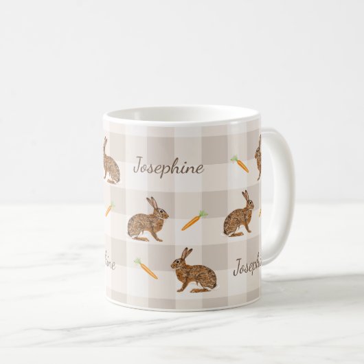 Rustic Hare And Carrots With Name Beige Gingham Kaffeetasse (VorderseiteRechts)