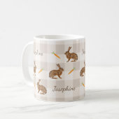 Rustic Hare And Carrots With Name Beige Gingham Kaffeetasse (Vorderseite Links)