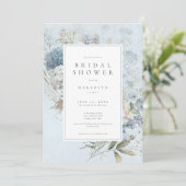 Rustic Hydrangea Blue White Floral Bridal Shower Einladung (Stehend Vorderseite)