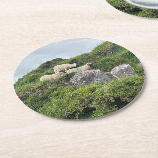 Rustic Ireland Three Irish Sheep Runder Pappuntersetzer (Angewinkelt)