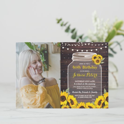 Rustic Jar Birthday Party Wood Sunflower Foto Einladung (Stehend Vorderseite)