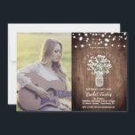 Rustic Jar Vase & Lights Sweet 16 Geburtstag Foto Einladung<br><div class="desc">Dieses Design besticht durch die atemberaubende Blume eines farbigen Aquarellbabys in einer Glaskeramikvase auf einem rustikalen Holzboden und Platz für ein Foto. Klicken Sie auf die Schaltfläche Anpassen, um den Text zu verändern oder die Grafik zu verschieben! Variationen dieses Designs sowie der Koordinationsprodukte sind in unserem Shop, zazzle.com/doodlelulu*, erhältlich. Kontaktieren...</div>