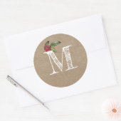 Rustic Kraft Christmas Holly Monogram Initial Runder Aufkleber (Umschlag)