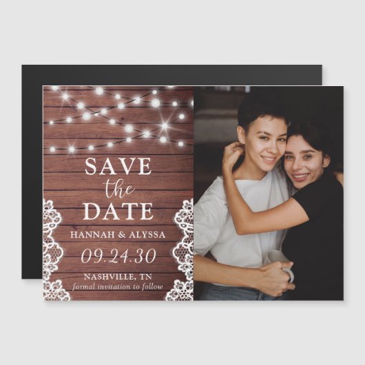 Rustic Lights LGBTQ Photo Save the Date Card Magneteinladung (Vorne/Hinten)