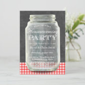 Rustic Mason Jar Chalkboard Housewarming Party Einladung (Stehend Vorderseite)