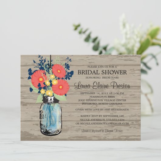 Rustic Mason Jar Gerber Daisies Brautparty Einladung (Stehend Vorderseite)