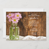 Rustic Mason Jar Pink Daisies Barn Brautparty Einladung (Vorderseite)