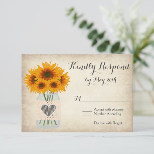 Rustic Mason Jar Sunflower RSVP Cards (Stehend Vorderseite)