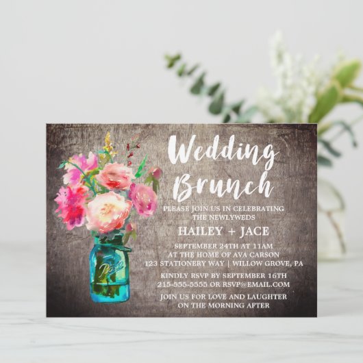 Rustic Mason Jar und Blume Bouquet Wedding Brunch Einladung (Stehend Vorderseite)