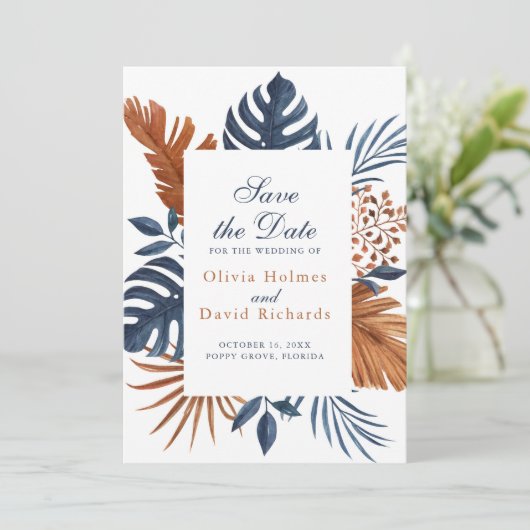 Rustic Midnight Blue Monstera Save the Date Card (Stehend Vorderseite)
