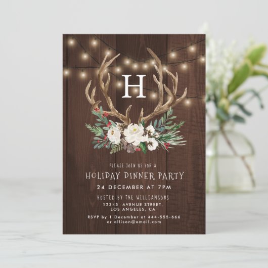 Rustic Monogram Weihnachtsfeier Einladung (Stehend Vorderseite)