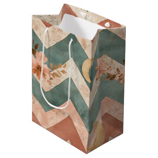 Rustic Moon Blumen Chevron Erdiges Muster (6) Mittlere Geschenktüte (Vorderseite Schrägansicht)