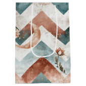 Rustic Moon Blumen-Chevron-Muster erdige (5) Mittlere Geschenktüte (Rückseite)