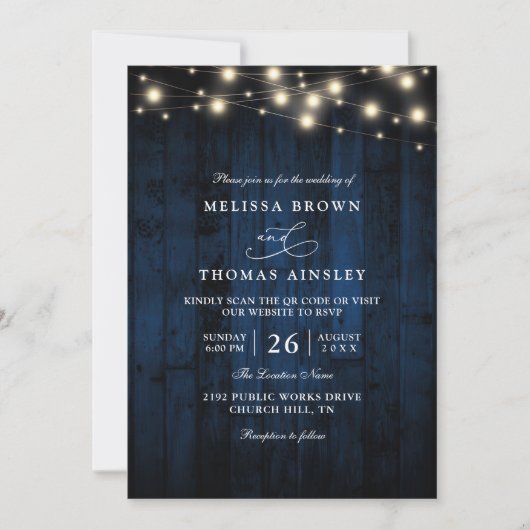 Rustic Navy Blue Wood String Light QR Code Wedding Einladung (Vorderseite)