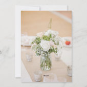 Rustic Neutral White Rose Burlap Mason Jar Wedding Einladung (Rückseite)