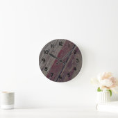 Rustic Old Wood With Red Paint Runde Wanduhr (Zuhause)