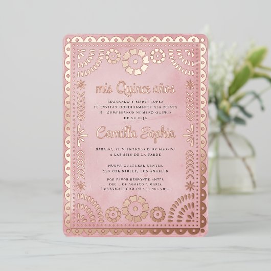 Rustic Papel Picado Pink Rose Gold Quinceañera Folieneinladung (Stehend vorne)