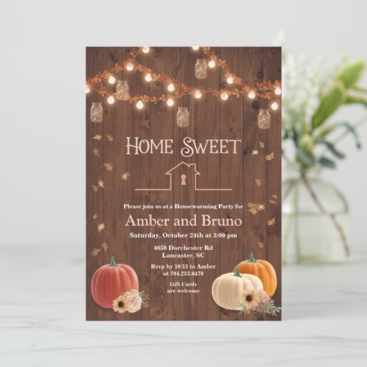 Rustic Pumpkin Fall Housewarming Einladung (Stehend Vorderseite)