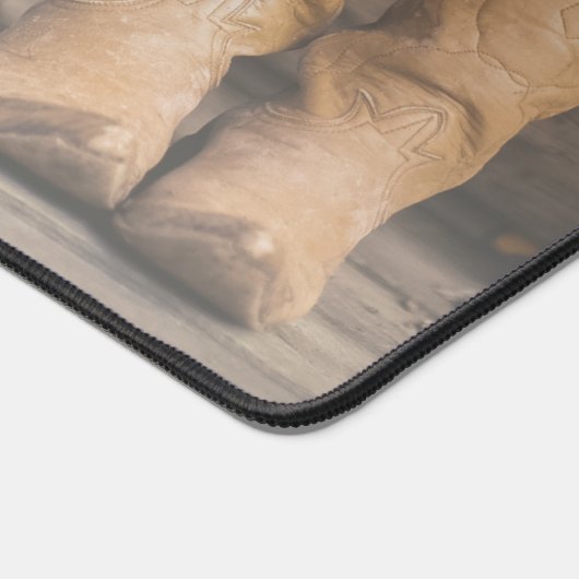 Rustic Ranch Cowboy Boots für zwei Monogramm Schreibtischunterlage (Ecke)