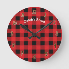 Rustic Red Black Buffalo Plaid Personalized Name Runde Wanduhr