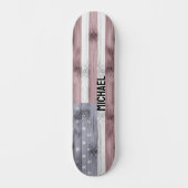 Rustic Red White Blue Wood USA Fahne Amerika Name Skateboard (Vorderseite)