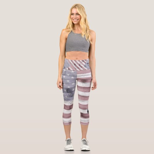 Rustic Red White Blue Wood USA Flag Monogram Capri Leggings (Vorderseite)