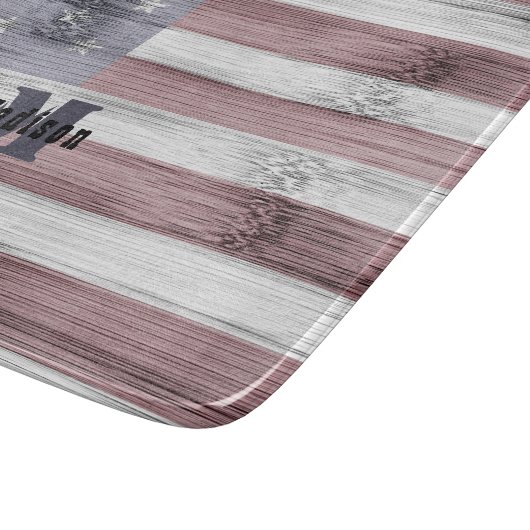 Rustic Red White Blue Wood USA Flag Monogram Schneidebrett (Ecke)