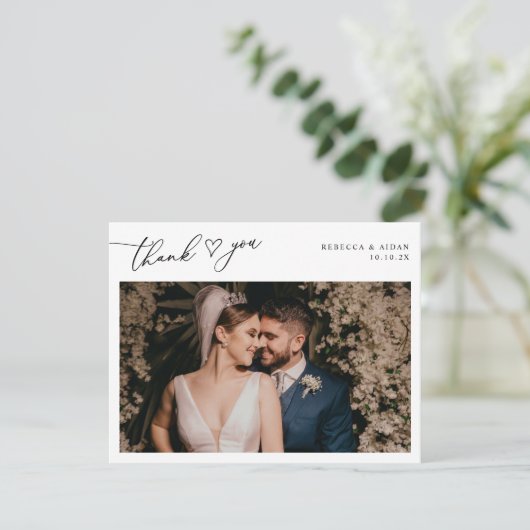 Rustic Sage Green Script Heart Wedding Foto Dankeskarte (Stehend Vorderseite)