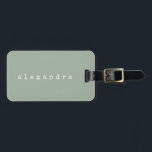 Rustic Sage - Rustic Sage - Name eines Minimalisti Gepäckanhänger<br><div class="desc">Dieses stilvolle Gepäckanhänger zeichnet sich durch ein minimalistisches Design Ihres Namens in einem Retro-SchreibmaschinenSchriftart in Weiß auf einem schlauen grünen Hintergrund aus. Tolle Geschenkidee!</div>