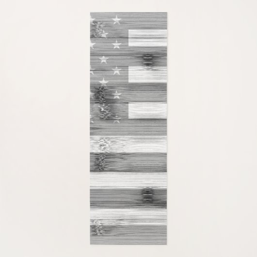 Rustic Schwarz-weiß grau Wood USA Flag Monogram Yogamatte (Rückseite)
