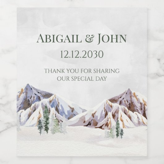 Rustic Snowy Mountain Forest Wedding Wine Label Weinetikett (Einzelnes Label)