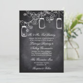 Rustic String Lights Mason Jar Chalkboard Wedding Einladung (Stehend Vorderseite)