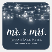 Rustic String Lights Mr. und Mrs. Wedding Monogram Quadratischer Aufkleber (Vorderseite)