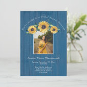 Rustic Sunflower Blue Wood Wedding Brautparty I Einladung (Stehend Vorderseite)