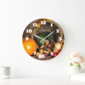 Rustic Thanksgiving Table Bountiful Harvest Große Wanduhr (Zuhause)