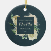 Rustic unsere ersten Weihnachten als Mr. & Mrs. Na Keramik Ornament (Vorne)