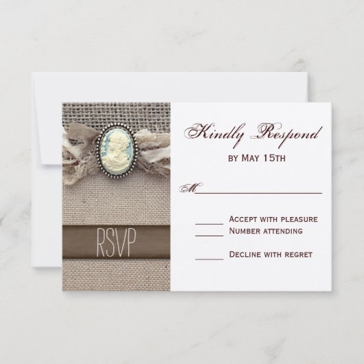 Rustic Vintag Cameo Brooch Burlap Wedding RSVP Karte (Vorderseite)