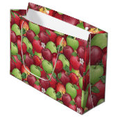 Rustic Watercolor Red and Green Apple pattern Große Geschenktüte (Vorderseite Schrägansicht)