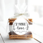 Rustic Wedding S'more Liebe Gefallen Runder Aufkleber<br><div class="desc">Diese hübschen,  noch mehr Gunst-Aufkleber eignen sich perfekt für Babyduschfavoriten,  Brautparty-Favoriten,  Geburtstagspartys und Hochzeiten. Sehen Sie sich die gesamte Kollektion an,  um mehr passende Artikel zu finden!</div>