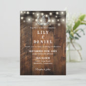 Rustic Western Horseshoes Lights Photo Wedding Einladung (Stehend Vorderseite)