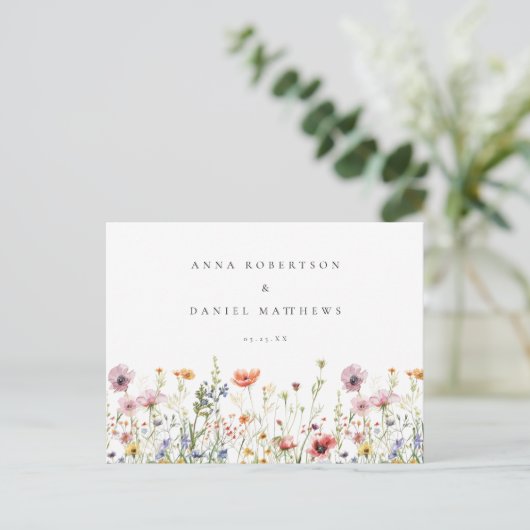 Rustic Wildflower Wedding RSVP Postkarte (Stehend Vorderseite)