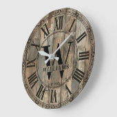 Rustic Williams Family Monogram Clock | Wood-Look  Große Wanduhr (Winkel)