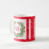 Rustic Winter Greenery Monogram Berry Wreath Kaffeetasse (Vorderseite Links)