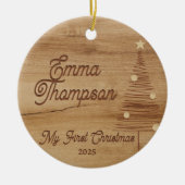 Rustic Wood Baby's First Christmas 2025 Keramik Ornament (Vorne)